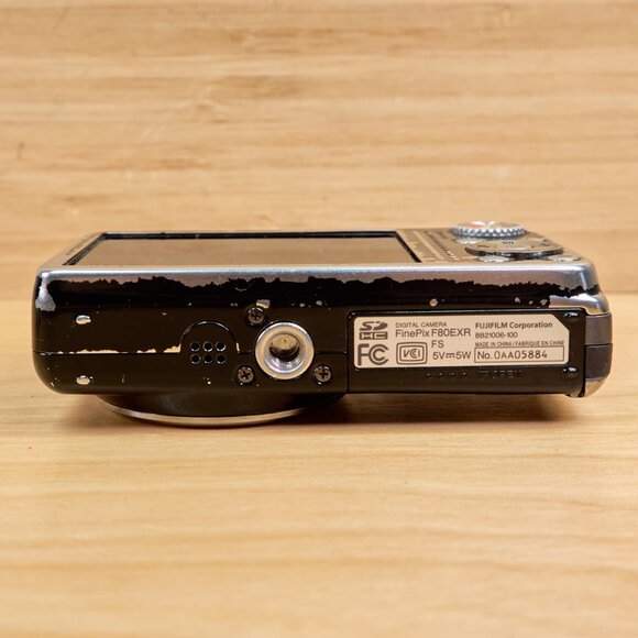 Fujifilm FinePix F80EXR 12 MP Digital Camera, with 10x Optical Zoom - Picture 7 of 12